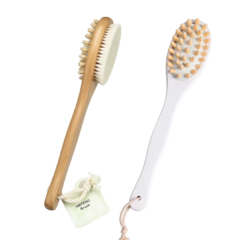 Brosse corps en bois double face avec picots de massage