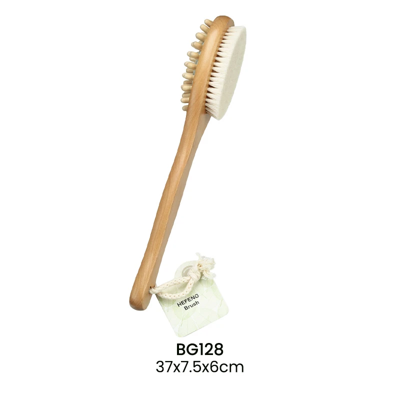 Brosse corps en bois double face avec picots de massage