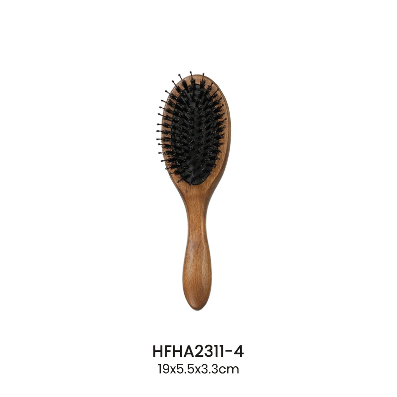 Brosse &agrave; cheveux en bois de h&ecirc;tre teint&eacute;e de couleur fonc&eacute;e