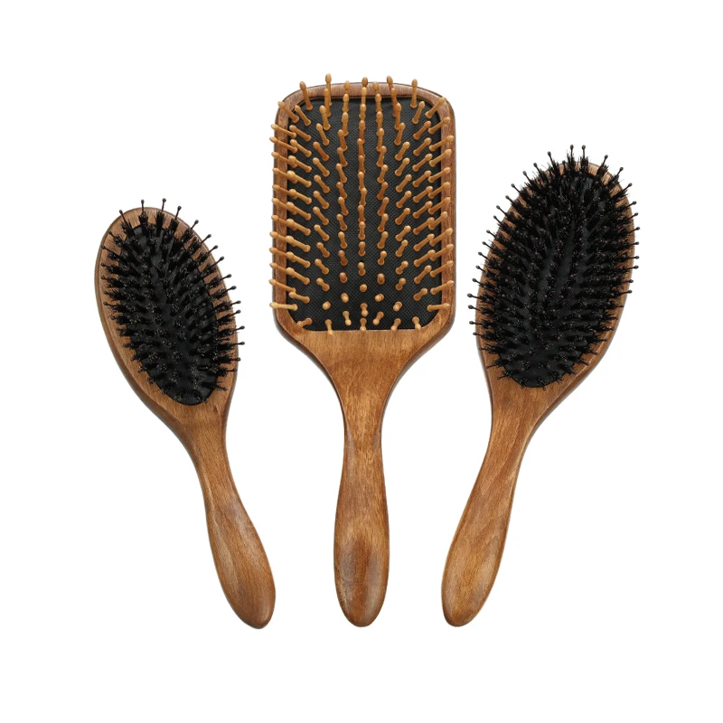 Brosse &agrave; cheveux en bois de h&ecirc;tre teint&eacute;e de couleur fonc&eacute;e