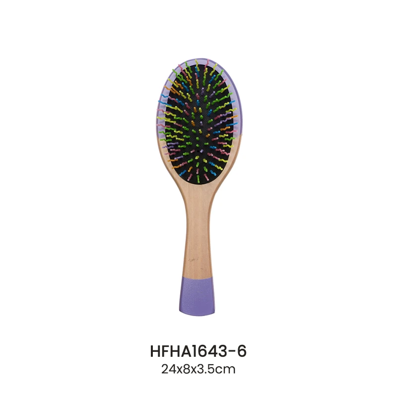 Brosse &agrave; coussin en bois peinte en violet avec des &eacute;pingles en nylon color&eacute;es