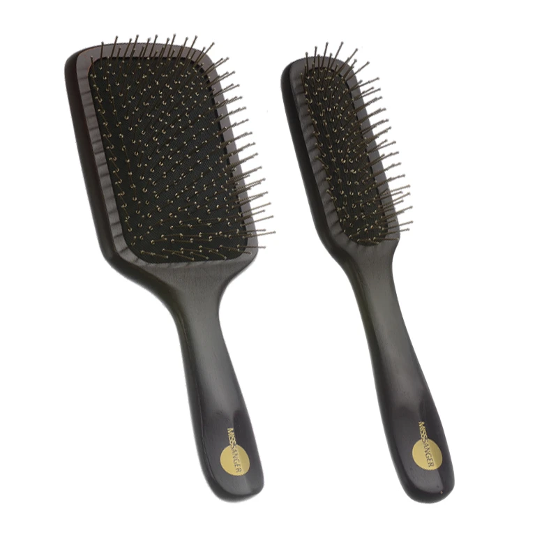 Brosse &agrave; coussin en bois teint&eacute; fonc&eacute; avec &eacute;pingles en nylon &agrave; pointe jaune