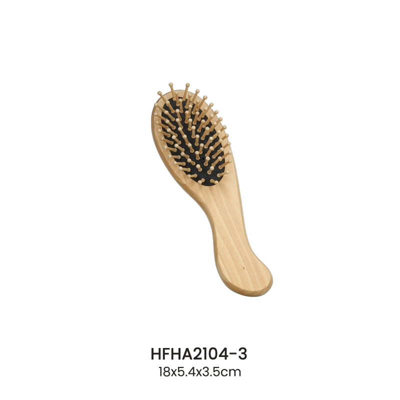 Brosse &agrave; cheveux ergonomique en bois Schima Superba avec poign&eacute;e incurv&eacute;e