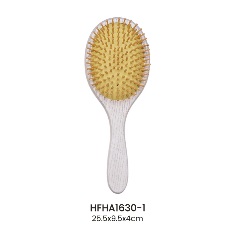 Brosse &agrave; cheveux en bois de fr&ecirc;ne peint en blanc avec &eacute;pingles en bois